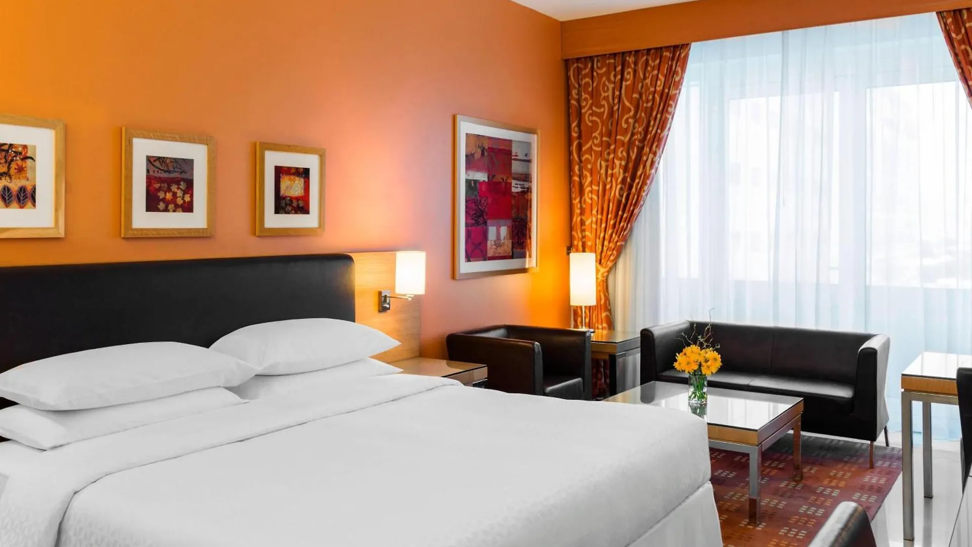 Four Points By Sheraton Bur Dubai Hotel